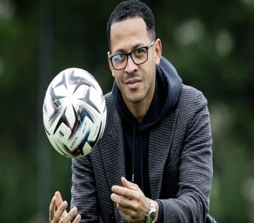 泰晤士報：羅塞尼爾曾做過(guò)450頁(yè)PPT來(lái)總結自己學(xué)到的執教知識