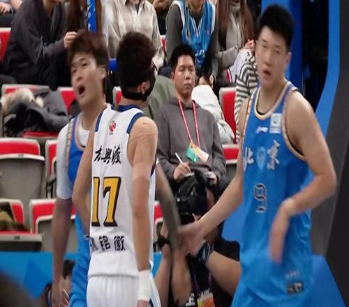 一場(chǎng)9185，給廣東隊(duì)送上大禮，CBA爭(zhēng)冠熱門(mén)首敗，讓出榜首！