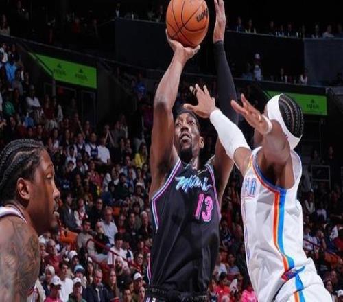 阿德巴約6記三分生涯新高同時(shí)創(chuàng)造熱火隊(duì)史中鋒球員最高紀(jì)錄