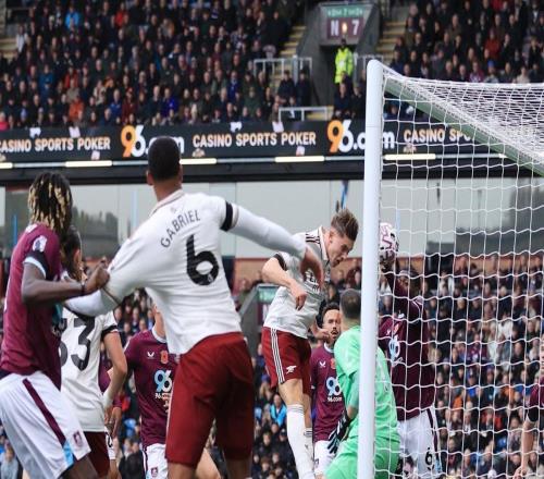 加布里埃爾英超生涯已直接參與21球，為同期中衛(wèi)最多