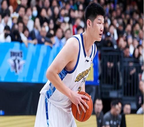 對陣衛(wèi)冕冠軍，上賽季墊底球隊，12人上場全部得分，僅6分惜敗