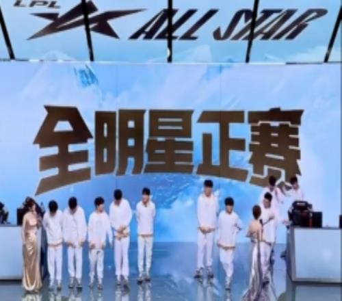 全明星賽后采訪(fǎng)Gala：亞恒數值太高了，不需要什么操作