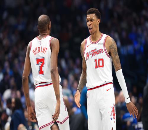 怒摔水瓶嚇呆阿門，杜蘭特真急了！火箭苦吞13分逆轉(zhuǎn)兩人難辭其咎