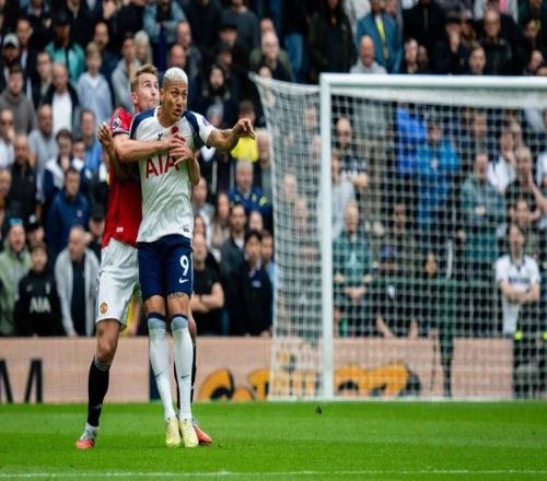 大腿，德利赫特打進絕平球，貢獻6次解圍2次攔截2次搶斷