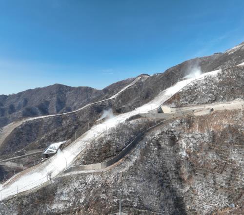 造雪進(jìn)行時(shí)，京郊滑雪場(chǎng)11月底將“開板首滑”