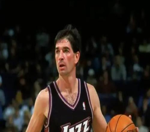 湖人逆轉灰熊，41歲詹姆斯一數據升至歷史第二，第一居然是他