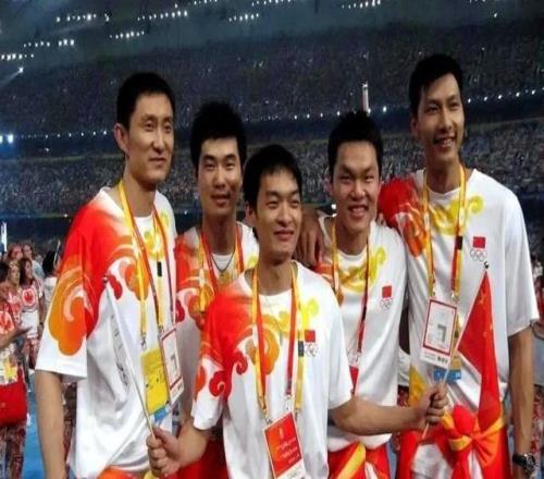 廣東加冕1000勝球隊(duì)引熱議！杜鋒：為國家隊(duì)輸送大量人才感到自豪