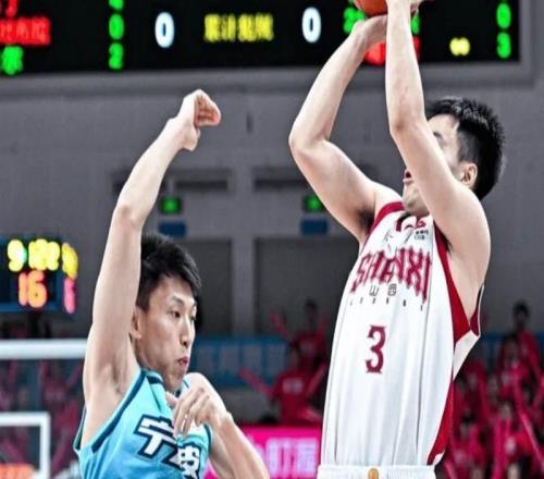 沒了李春江山西徹底垮了！進(jìn)攻毫無戰(zhàn)術(shù)，內(nèi)線萬人捅，要不換帥