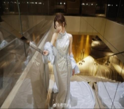 主持人希然曬照：映雪