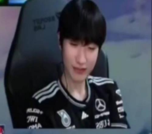 Peanut：到賢的肩寬真的絕了跟他說(shuō)只送1000個(gè)星氣球有點(diǎn)可惜捏