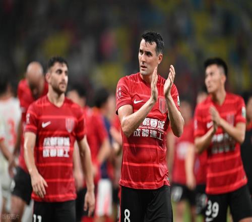 51大勝！30歲國(guó)腳助攻帽子戲法！雙線作戰(zhàn)，成都蓉城如何應(yīng)對(duì)
