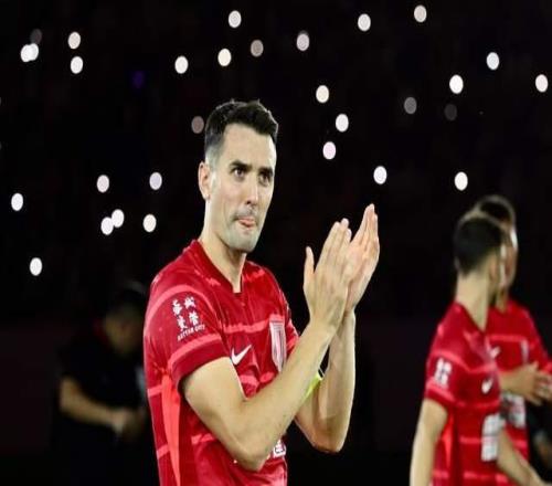 成都挖冠軍后腰周定洋有留隊(duì)可能防守支柱至少留1個海港沒出手