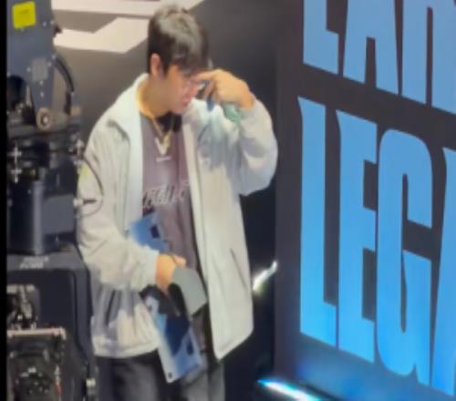 破案了疑似GEN鞠躬鏡頭不公開(kāi)原因：尺帝賽后不等隊(duì)友向觀眾鞠躬快步下臺(tái)