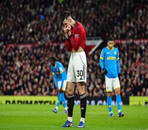 恥辱的11！曼聯(lián)主場(chǎng)讓墊底隊(duì)終結(jié)12連敗近4輪僅1勝+無(wú)緣躋身前4