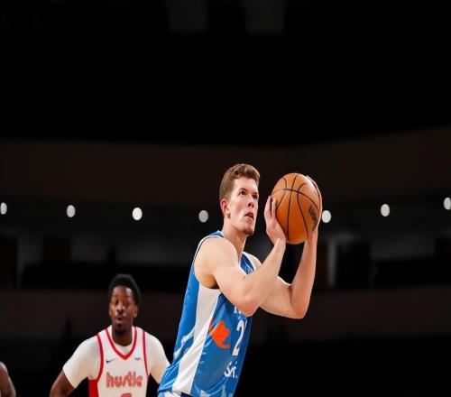 在發(fā)展聯(lián)盟都表現平平，馬刺鋒線(xiàn)新星想要守住雙向合同并不容易