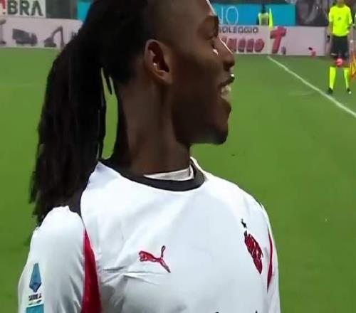 一場(chǎng)10！讓意甲榜首又易主：米蘭登頂+領(lǐng)先2分，國米贏(yíng)球=反超