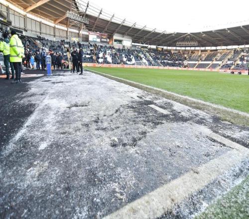 赫爾城在賽前18分鐘宣布推遲與沃特福德的比賽，引發(fā)球迷憤怒