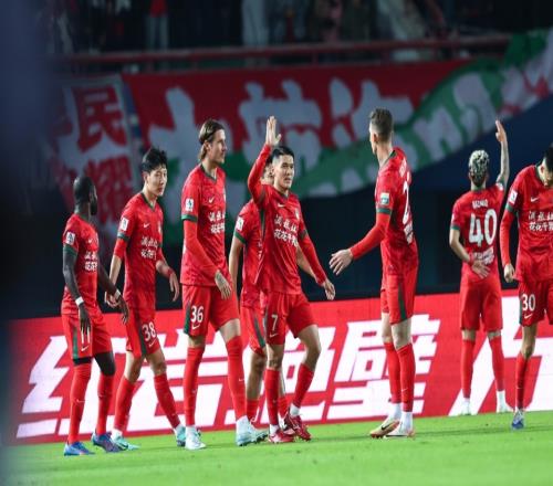 亞泰客場02河南！中超5輪不勝仍墊底18歲門將屢救險(xiǎn)雙外援破門