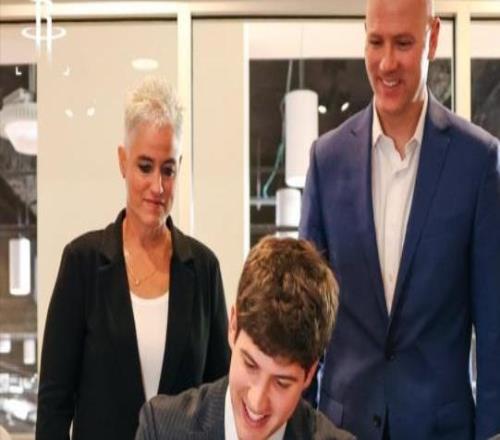 場(chǎng)均11+2+3！火箭隊(duì)神射手能投能跳，命中率近5成，3巨頭送出大禮