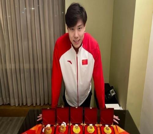游泳亞錦賽落幕：中國(guó)隊(duì)共報(bào)名30項(xiàng)，最終斬獲28金3銀2銅