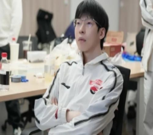 Hope：我們玩得比較著急，準(zhǔn)備得沒有WBG好，狀態(tài)也不如對(duì)面