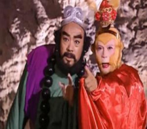 六小齡童發(fā)文悼念“沙僧”：劇中師弟世間吾兄！