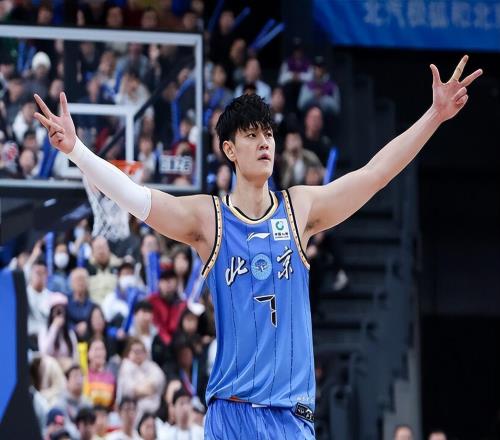 破案！世預(yù)打不明白的小曾，一回CBA就暴走原因找到，胡隊(duì)要背鍋