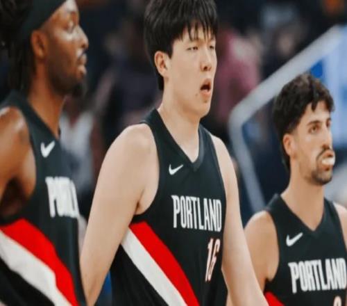 楊瀚森NBA季前賽首秀打得稀爛！但沒關(guān)系，這就是NBA！