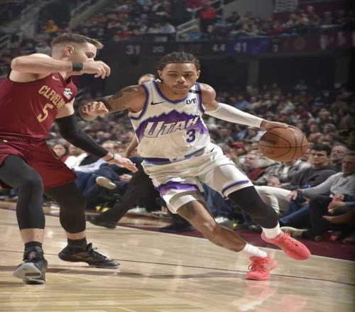 騎士單節(jié)轟4020仍爆冷輸爵士喬治32+9本季10次30+比肩米切爾