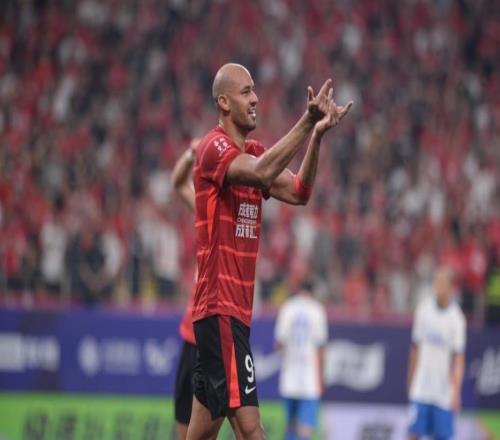 成都蓉城100天不?。″e(cuò)失登頂良機(jī)，勝2輪少1分，費(fèi)利佩壓哨絕平
