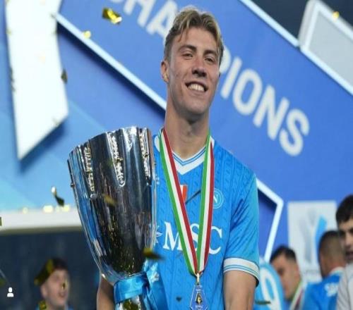 嘲諷曼聯霍伊倫社媒曬奪冠照：多么偉大的決定啊