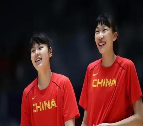 籃協(xié)官宣中國(guó)女籃15人集訓(xùn)名單：韓旭李月汝領(lǐng)銜張子宇未入選