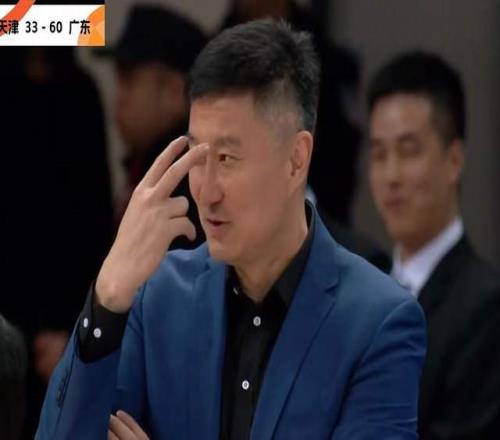 八戰(zhàn)全勝！廣東男籃24分大勝，薩林杰25+13薩姆納17+8林庭謙傷退