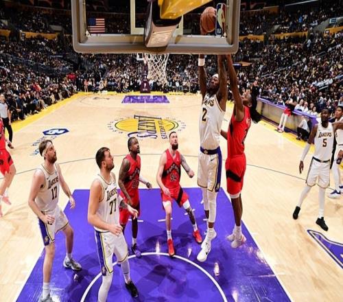 防守端的貢獻(xiàn)度太高了！湖人能不能充分發(fā)揮出鋒線大閘的潛能