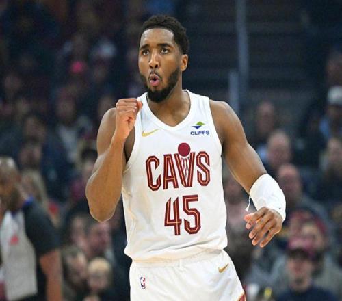 米切爾轟34+10+7+2無緣今日最佳！對不起！尚帕尼創(chuàng)造了58年紀(jì)錄