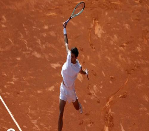 雖少但有，52年來年終前十單反選手從未缺席！