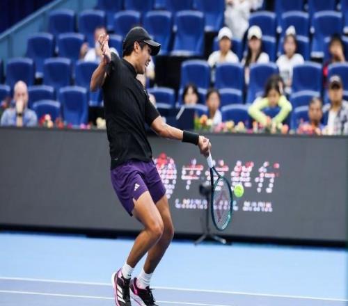 梅德韋杰夫決勝盤04落后退賽，勒納錢生涯首進巡回賽決賽