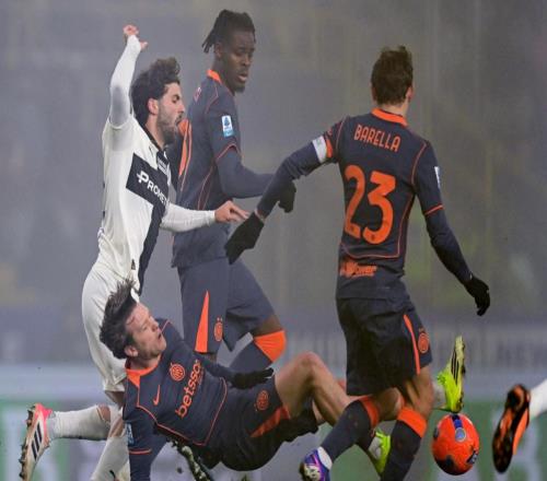 意甲奪冠熱門誕生：18場(chǎng)狂攬42分，排名榜首，把米蘭尤文擠在身后