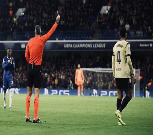 巴薩慘敗揪出罪人：歐冠3年2紅牌+2次犯大錯！導(dǎo)致3次崩盤