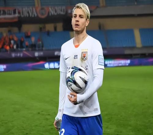 成都蓉城俱樂部未來缺誰都行！卻唯獨不能沒有他，已成球隊主心骨