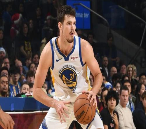 最近一段時(shí)間的狀態(tài)慘不忍睹！勇士?jī)?nèi)線新星會(huì)跌出先發(fā)陣容嗎