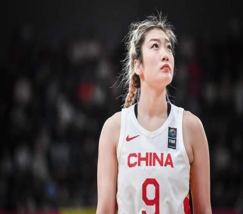 看不懂！李夢放棄WCBA，官宣加盟新聯(lián)賽，起薪200萬美元，太賺了