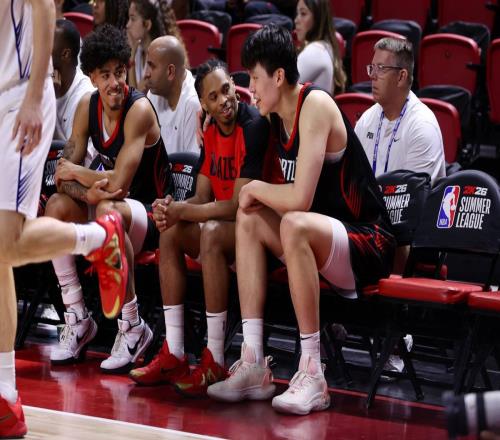 必經(jīng)之路！小楊的困境，這三位全明星也曾經(jīng)歷，小薩菜鳥季僅5+3