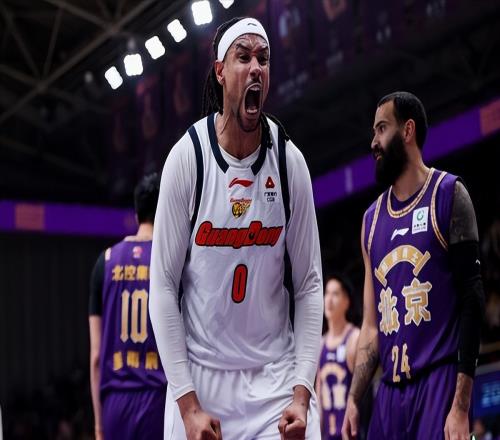 驚心動(dòng)魄1分半，薩姆納一錘定音，沒(méi)徐師傅坐鎮廣東隊很艱難