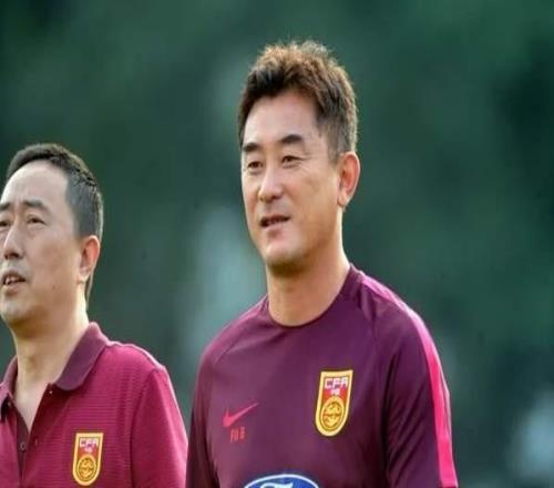 津門(mén)虎試訓中乙前鋒戴偉浚告別申花浙江看中傅博人脈