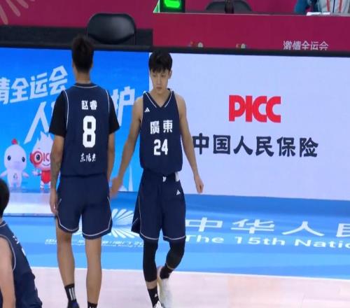 四川隊(duì)瘋狂抬價(jià)廣東隊(duì)被曝欲350萬(wàn)硬砸薩姆納，CBA多隊(duì)有意截胡