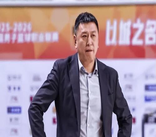 郭昊文漢茲暴走也帶不動同曦！王世龍+3將純戰(zhàn)犯，防守幾乎為0！