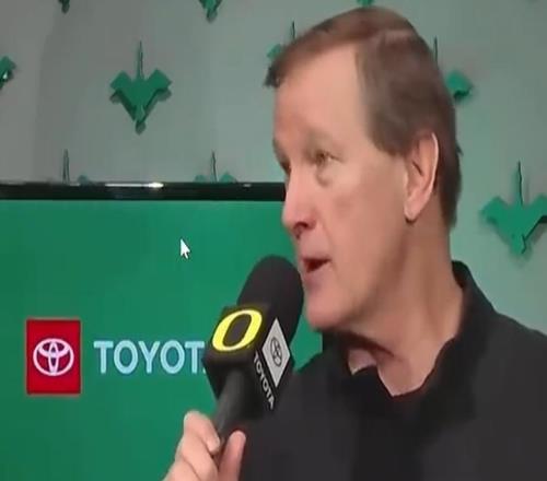 俄勒岡主帥再提林葳！親承進(jìn)步，但不滿組織與防守，披露CBA隱患