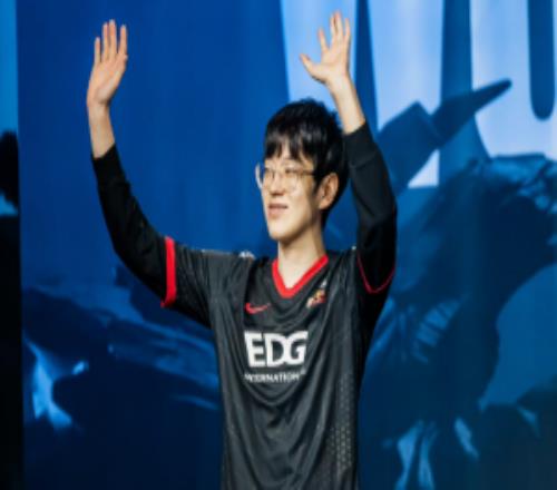 Scout更博告別粉絲：受到大家的支持才能在LPL堅(jiān)持九年，希望以后還能見(jiàn)到大家