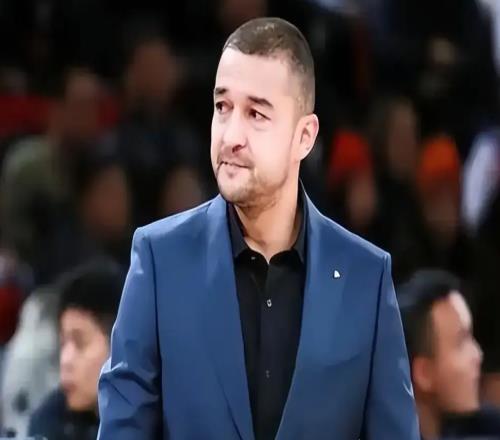 重磅消息！新疆男籃連夜開(kāi)會(huì )，疆媒：劉煒下課倒計時(shí)，候選人出爐